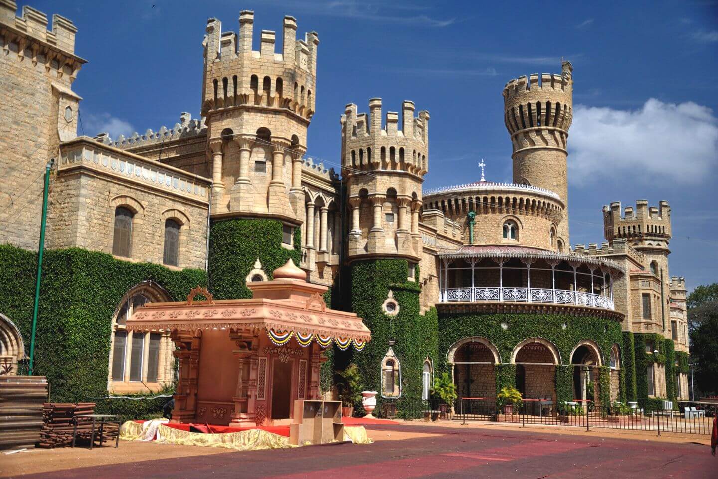 Bangalore Palace (Timings, Entry Fee, Address & Entrance Ticket Price) - Bangalore Tourism 2023