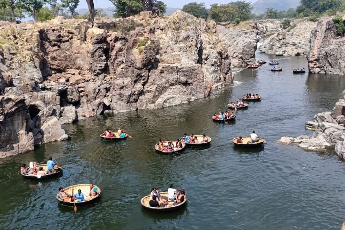 Hogenakkal Waterfall