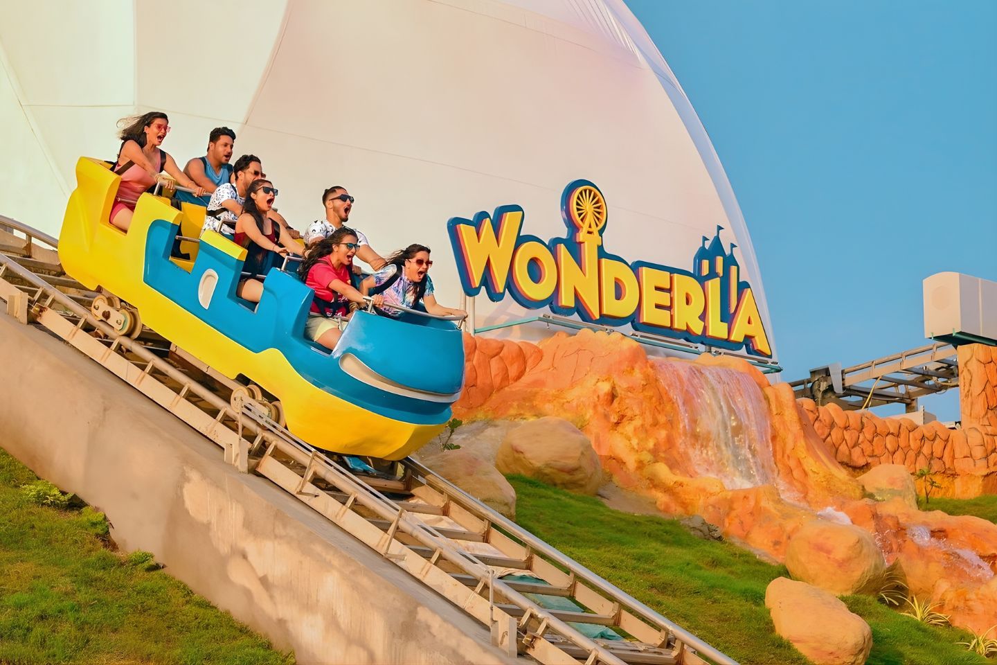 1 Day Wonderla Bangalore Package by Cab / Car